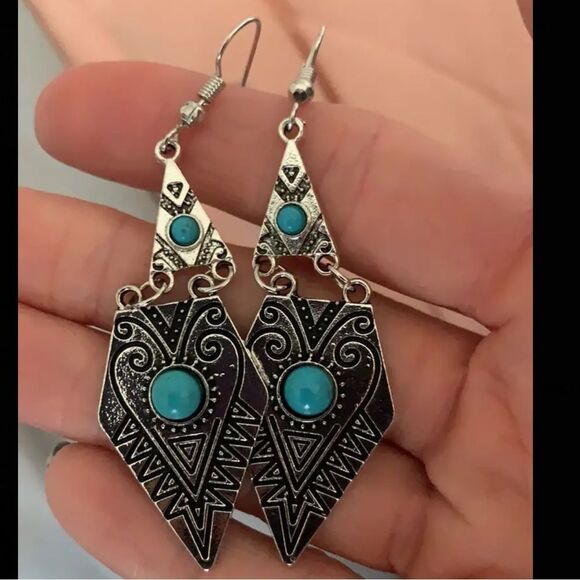 🪷Lightweight SilverTone Turquoise Boho Hook Drop Earrings - Picture 15 of 16